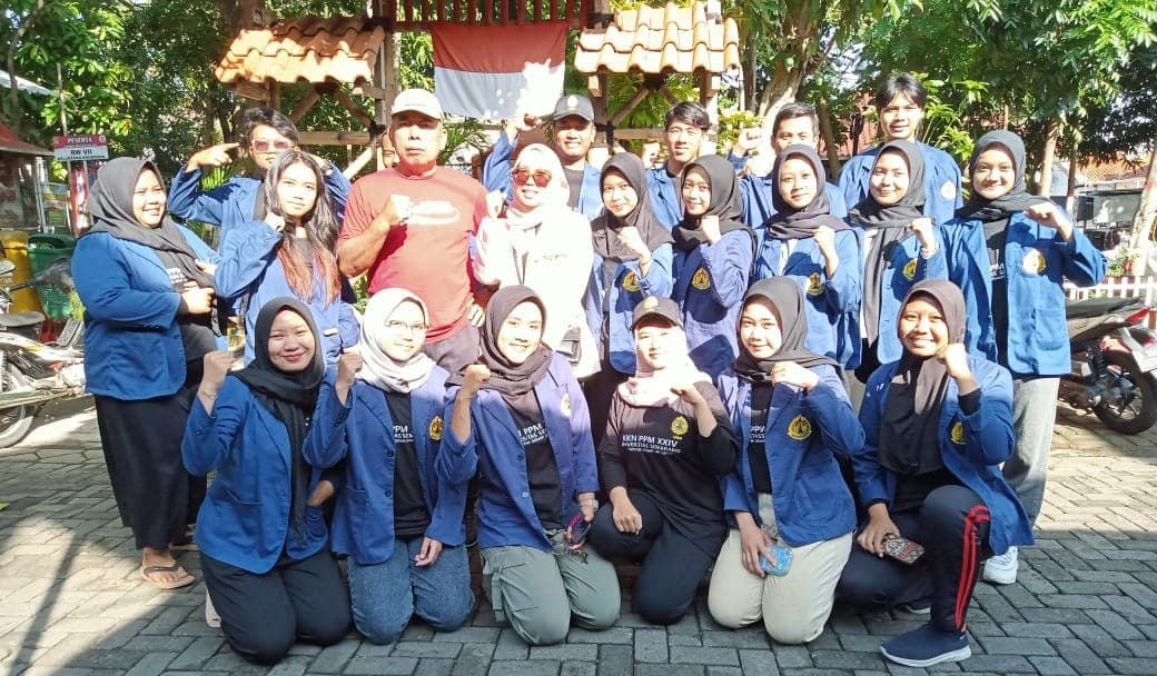 Mahasiswa KKN USM Bantu Persiapan Lomba Proling dan Proklim di Krobokan