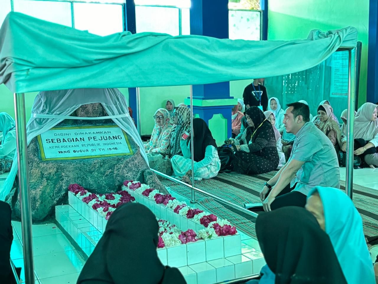 Peringatan Haul ke-78: Mas Arnaz Ziarah ke Makam Syuhada di Tlogosari Kulon, Semarang