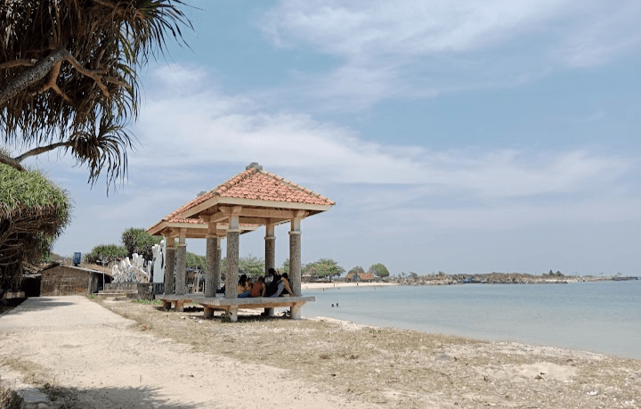 Santai Sore Sambil Menikmati Sunset, Kunjungi 6 Pantai dengan Pemandangan Terbaik di Kabupaten Jepara Berikut Ini