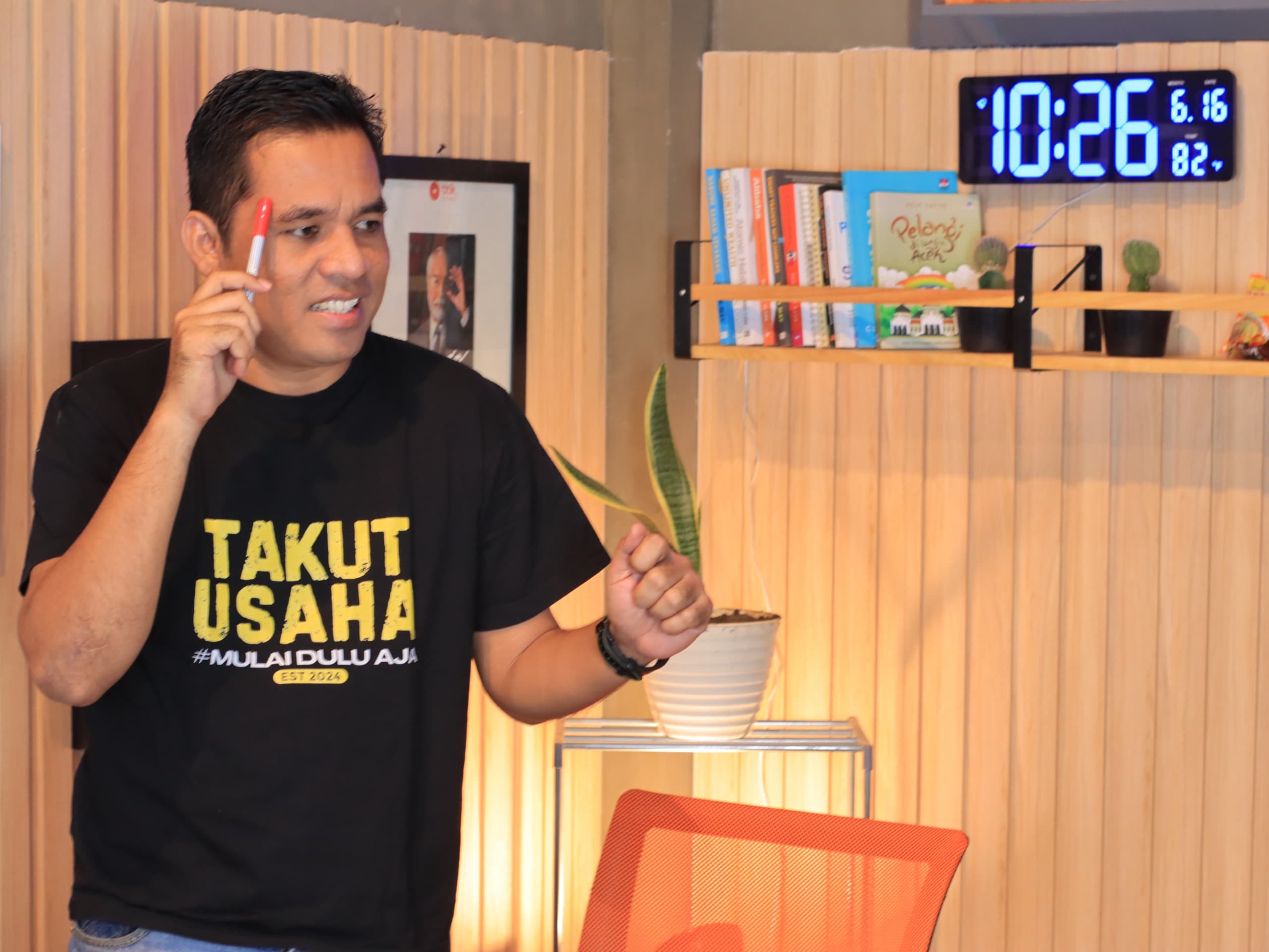 Dari Bank ke Bisnis: Kisah Inspiratif Lander Sudiarto di Ruang Bisnis Official