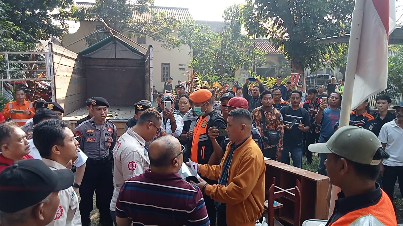 Selamatkan Aset, Tujuh Rumah di Jalan Gergaji Semarang Diamankan PT KAI