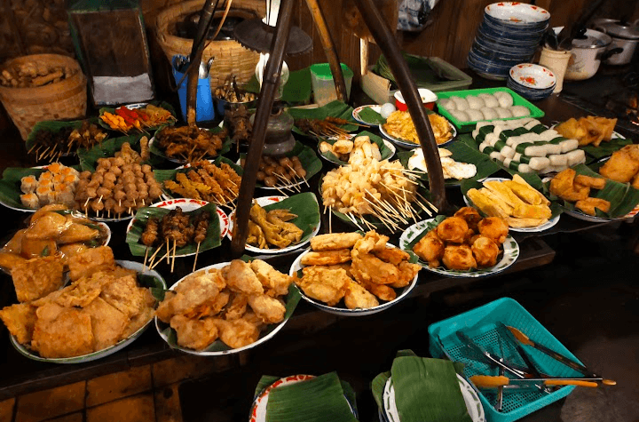 7 Lokasi Kedai Wedangan Paling Ngetop di Kota Solo, Menunya Banyak Harganya Hemat