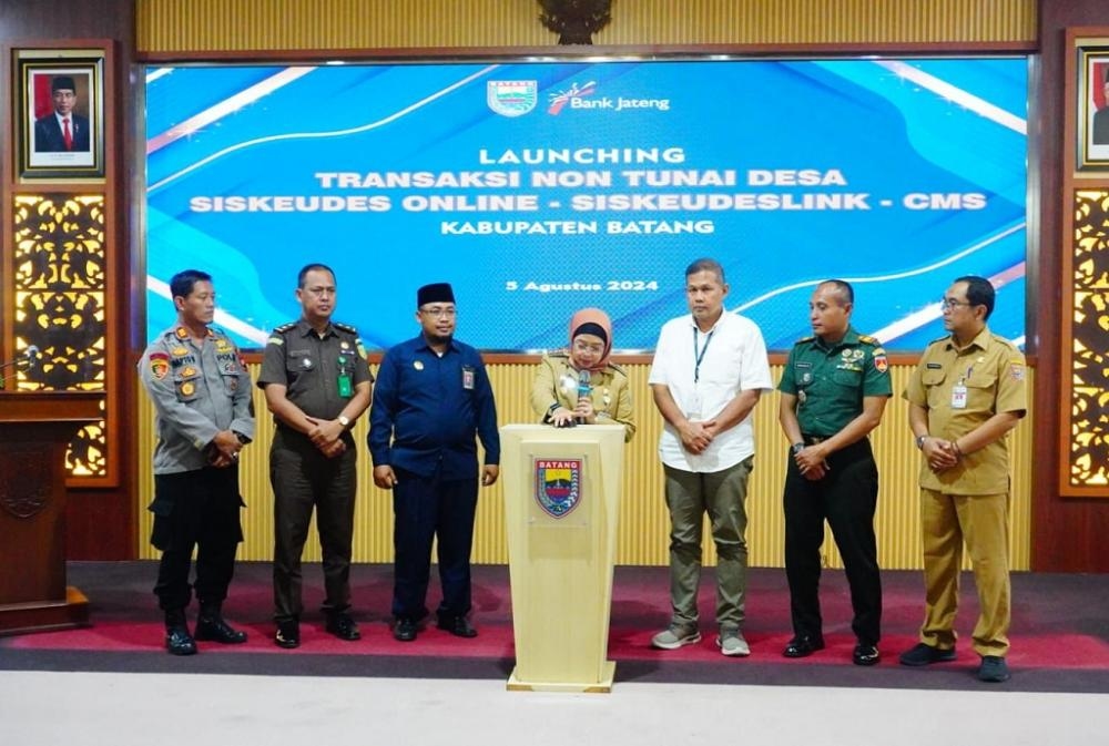 Pemkab Batang Wajibkan Transaksi Nontunai di 239 Desa untuk Cegah Korupsi