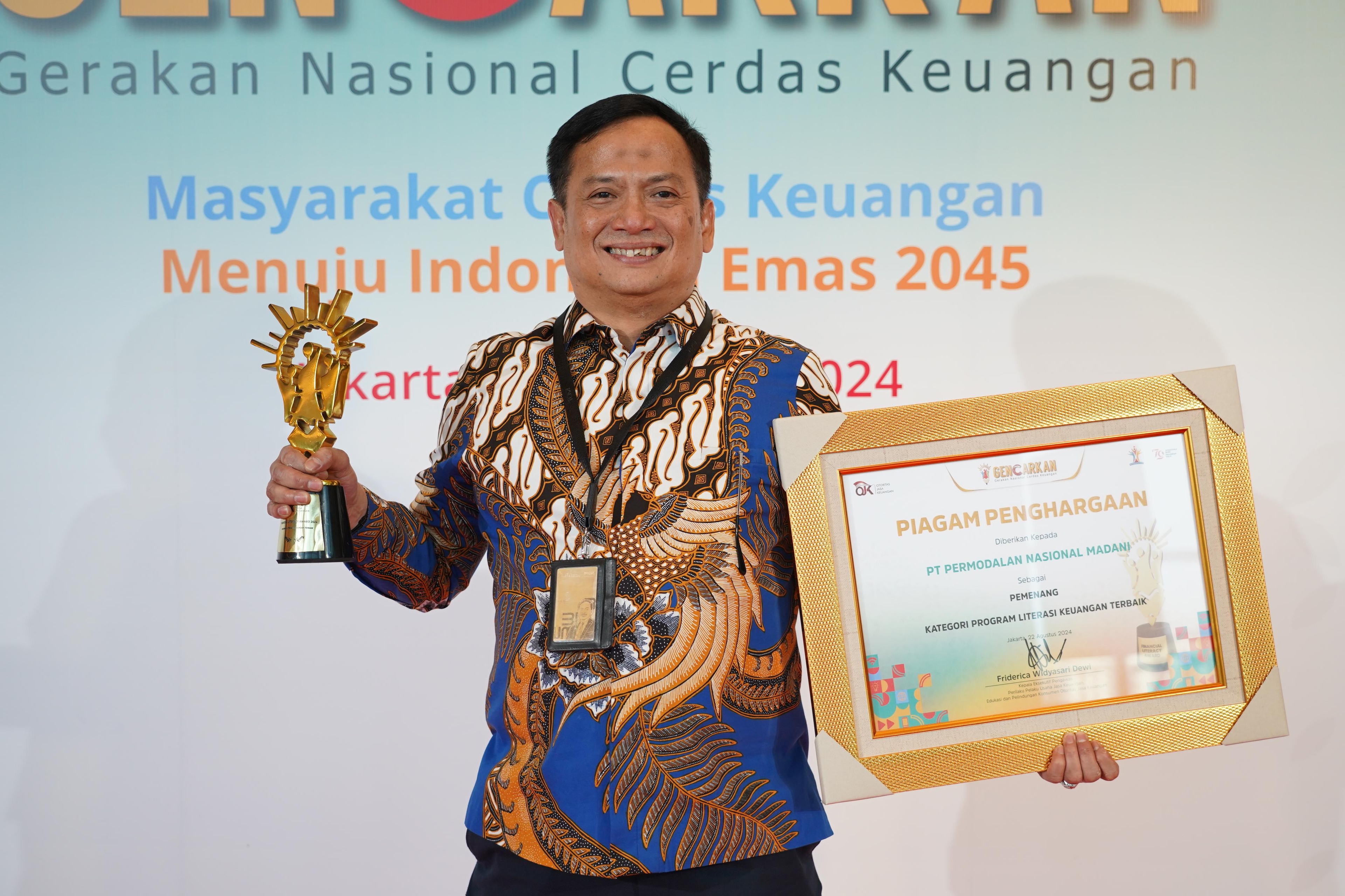 OJK Apresiasi PNM Melalui Penghargaan atas Dedikasinya dalam Literasi dan Inklusi Keuangan