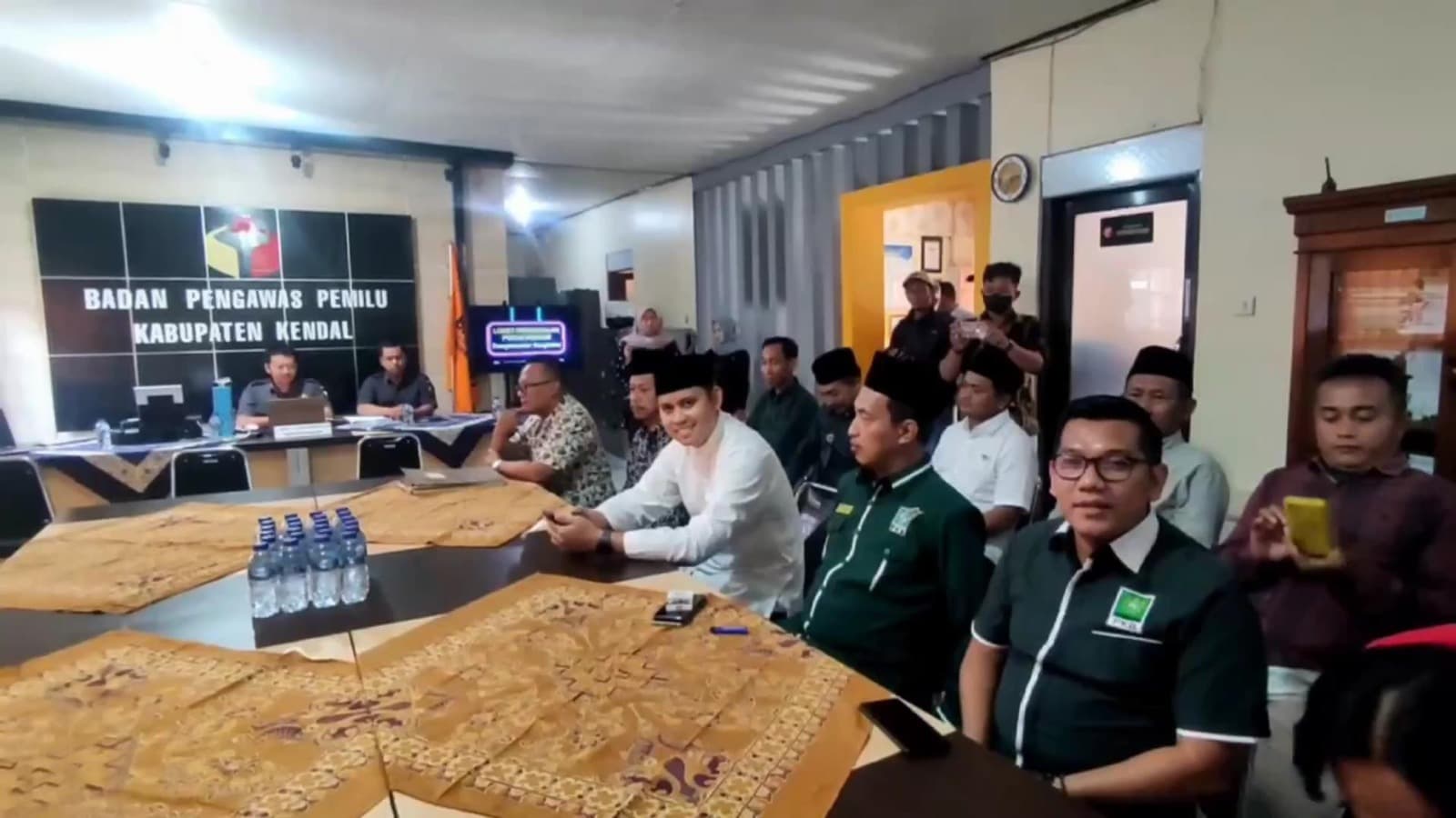 KPU Kendal Tolak Pendaftaran Dico – Ali, Khasanuddin; Pasal 12 PKPU 8/2024 Harus Ada Klarifikasi Parpol Pengusung