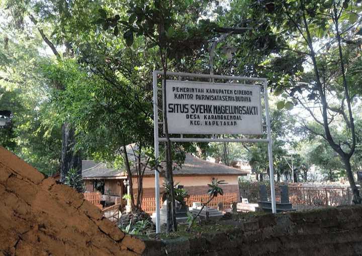 Wisata Religi Nusantara: 5 Daftar Lokasi Ziarah yang Populer di Kabupaten Cirebon