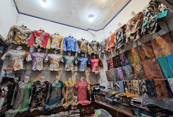 5 Rekomendasi Belanja Oleh-Oleh Batik yang Ada di Kota Solo, Harganya Dijamin Murah Meriah