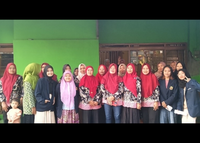 PPK ORMAWA UMK - UKM Debat 2024 Mempersembahkan Inisiatif Literasi untuk Desa Dersalam Kudus