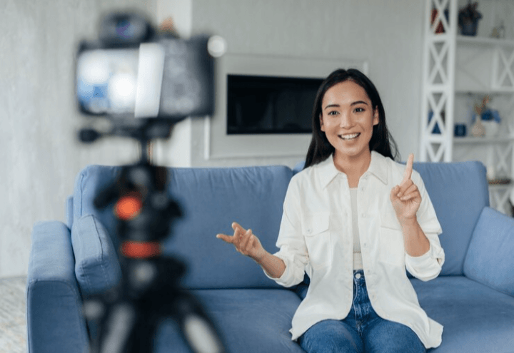 Peluang Karir! Cek Lowongan Kerja Terbaru Area Solo Raya November 2024, Dibutuhkan Segera Talent Host Live Streaming