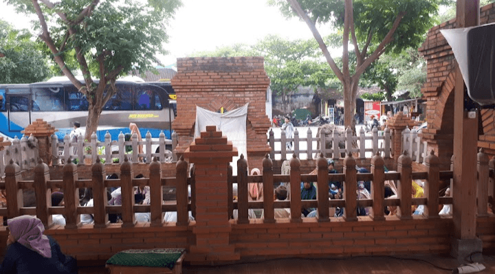 Berikut 5 Tempat Wisata Ziarah Makam Tokoh Terkenal di Kawasan Pantura Rembang