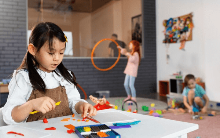 Tips Parenting: 4 Hal yang Harus Orang Tua Perhatikan Sebelum Menitipkan Anaknya di Daycare