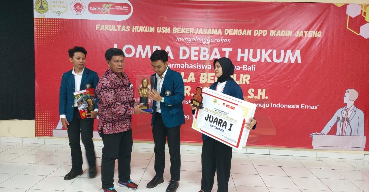 Tim FH Undip Juara Lomba Debat Hukum Antarmahasiswa