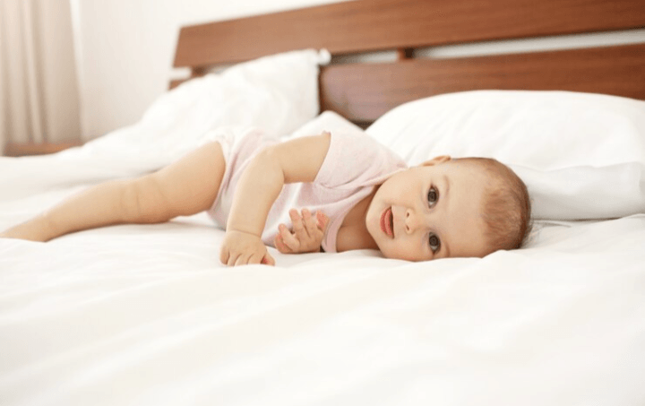 Tips Parenting: Ada 5 Penyebab Bayi Usia 5 Bulan Belum Bisa Tengkurap