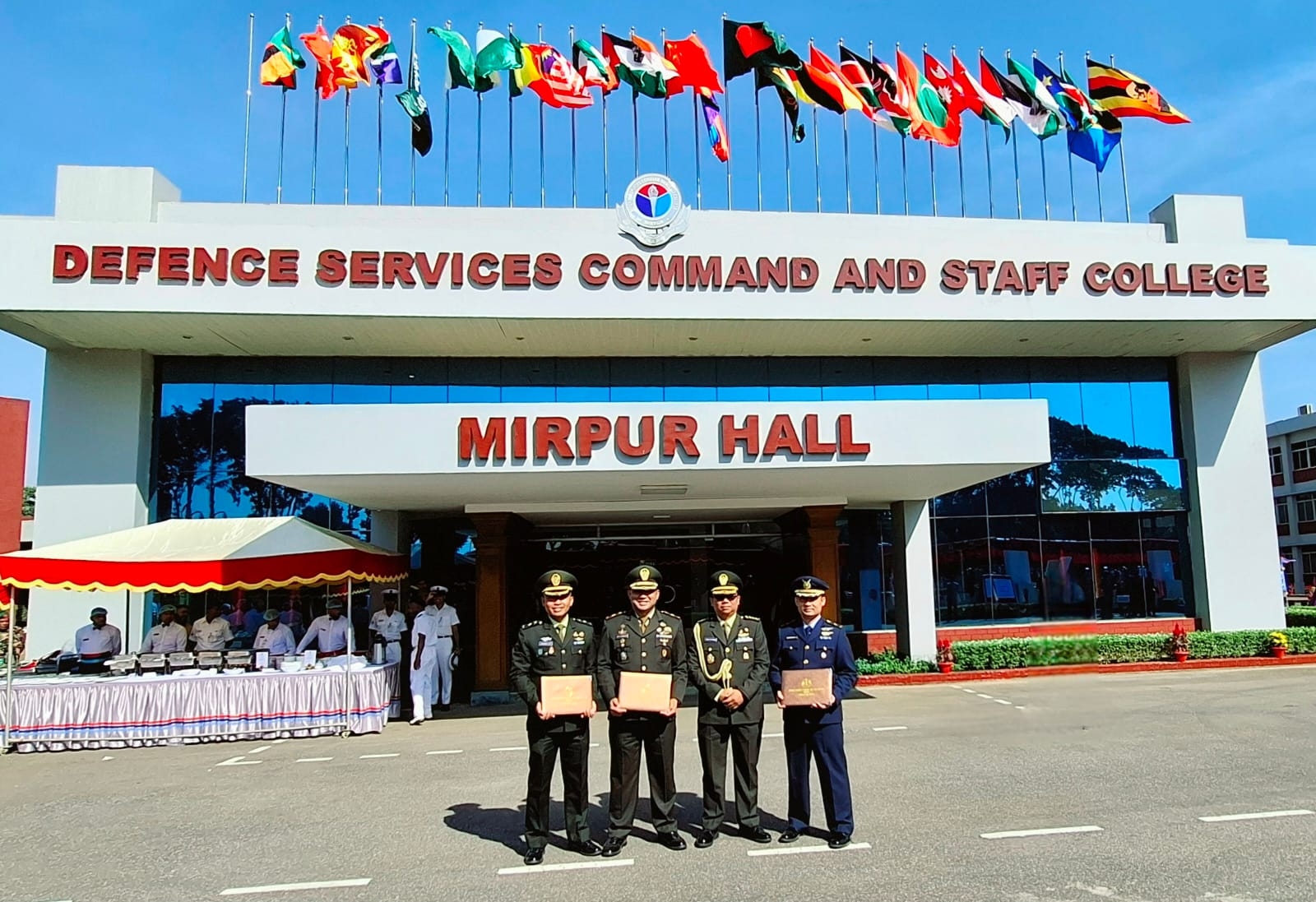 Bangga! Mayor Arief Rahman Hakim Wambrauw Raih Penghargaan di DSCSC Bangladesh