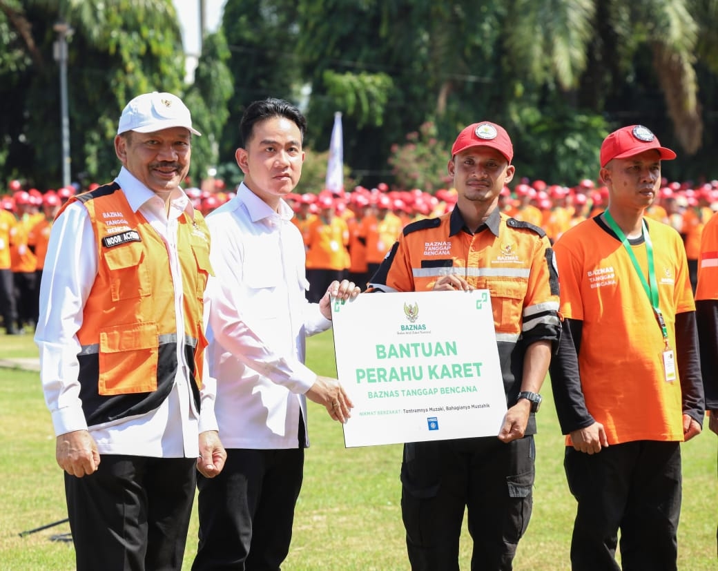Bersama Wapres RI, BAZNAS Salurkan Bantuan Tenda dan Perahu Karet Bagi BTB Seluruh Indonesia