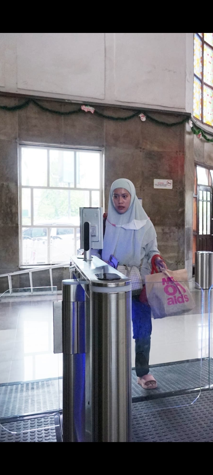 Tingkatkan Layanan Hadapi Libur Nataru, Stasiun Semarang Poncol Terapkan Face Recognition untuk Boarding