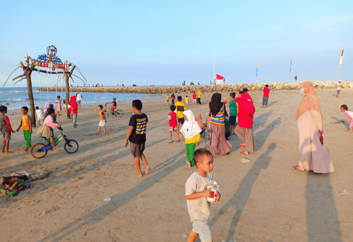 Liburan di Jateng Aja! Jelajahi Pantai Watu Gajah, Pantai Seru dan Instagramable di Kabupaten Rembang