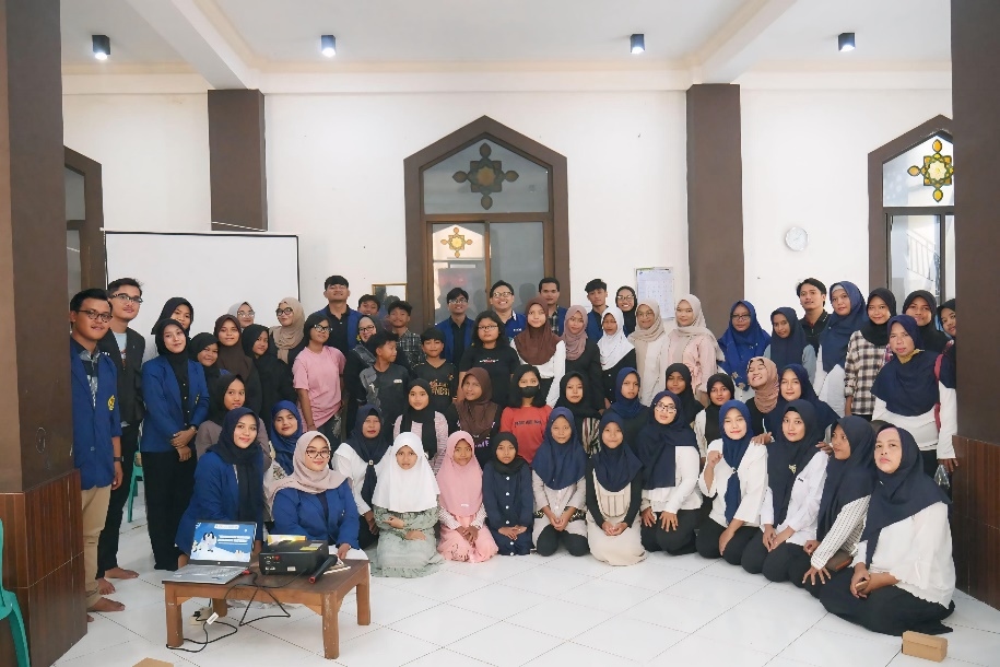 Remaja Masjid Al Gufron Kalipancur Dibekali Informasi Bahaya Seks Bebas di Seminar Edukasi