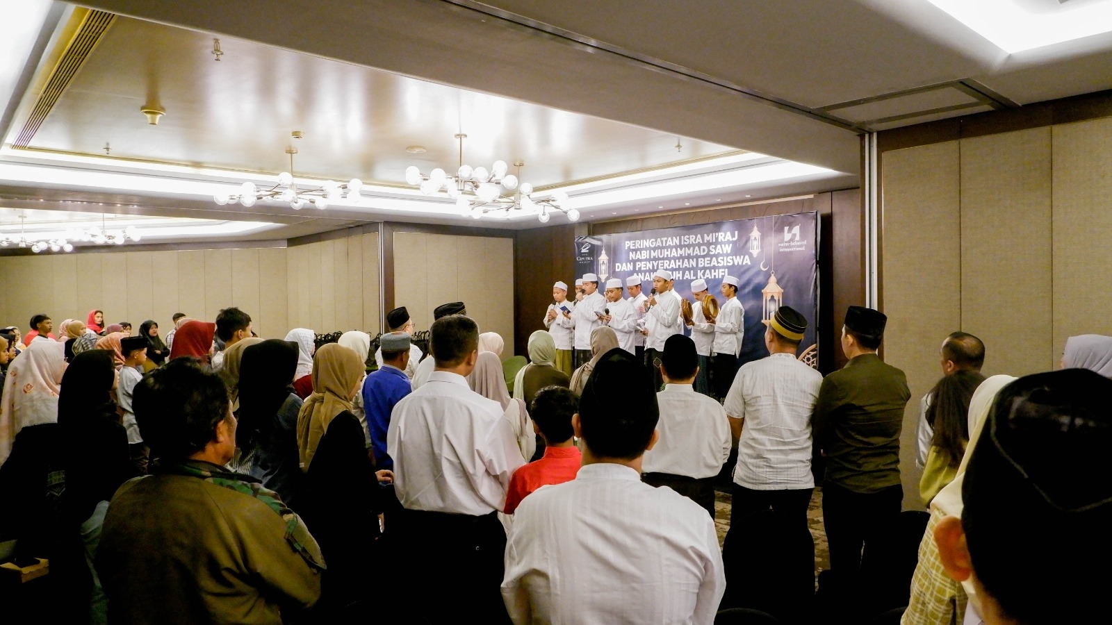 Hotel Ciputra Semarang Memperingati Isra Mi’raj dengan Kegiatan Pemberian Beasiswa Kepada Anak Asuh Al Kahfi