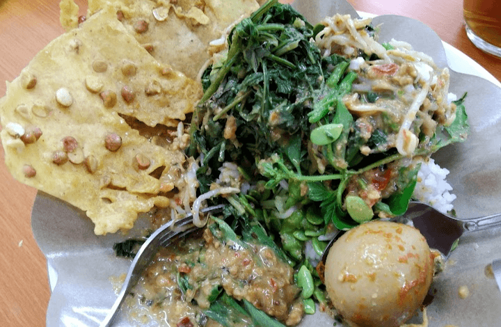 Kuliner Lokal Jatim: Ini Lho 6 Rekomendasi Nasi Pecel Enak di Area Kabupaten Ponorogo, Cocok Buat Sarapan