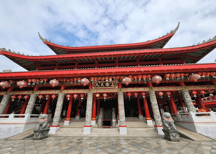 Wisata Lokal Jateng: 4 Tempat Wisata Bernuansa Budaya Tionghoa di Kawasan Kota Semarang, Klenteng Sam Poo Kong Paling Diminati Turis