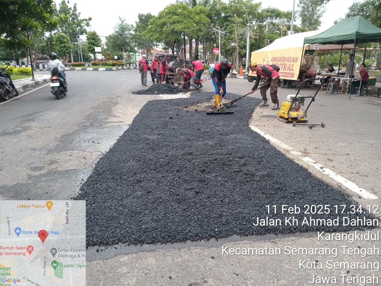 Jalan Kota Semarang yang Rusak Akibat Terdampak Genangan Sedang Diperbaiki Dengan Berbagai Metode