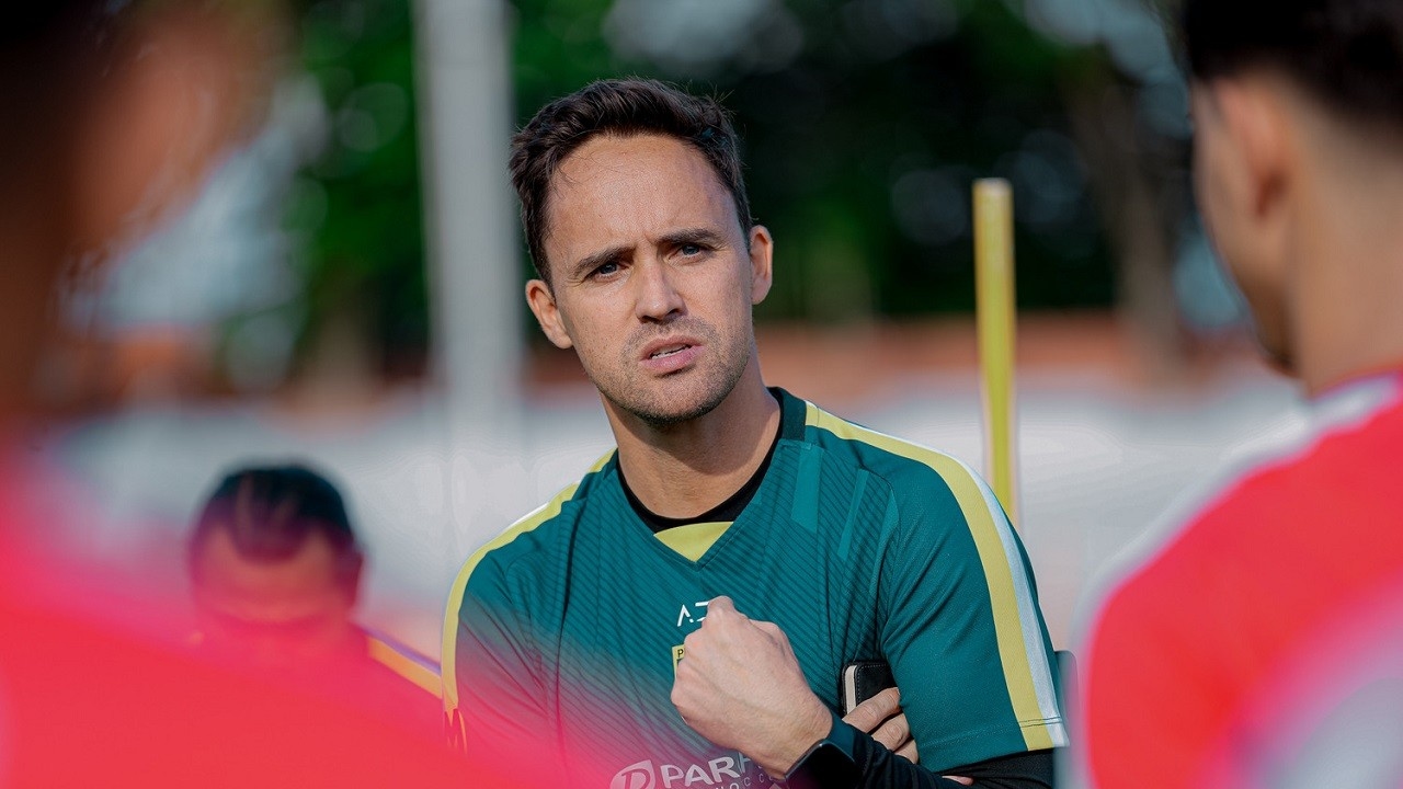 Paul Munster Pastikan Persebaya Surabaya Siap Tempur Lawan Persija Jakarta di SUGBK