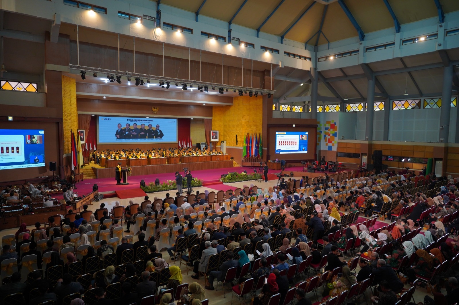 Kukuhkan Enam Guru Besar Baru, UNNES Miliki 144 Profesor