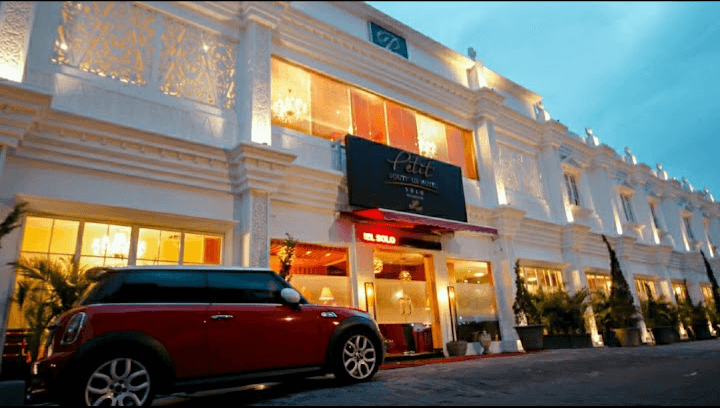 Inilah 4 Pilihan Hotel Lokal yang Berada di Dekat Kawasan Kampus UNS Solo, Fasilitasnya Oke Punya