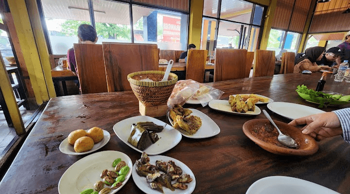 Pemudik Wajib Tahu! 5 Pilihan Resto di Kawasan Rest Area di Jalur Pulau Jawa, Bisa Istirahat Sambil Makan Enak