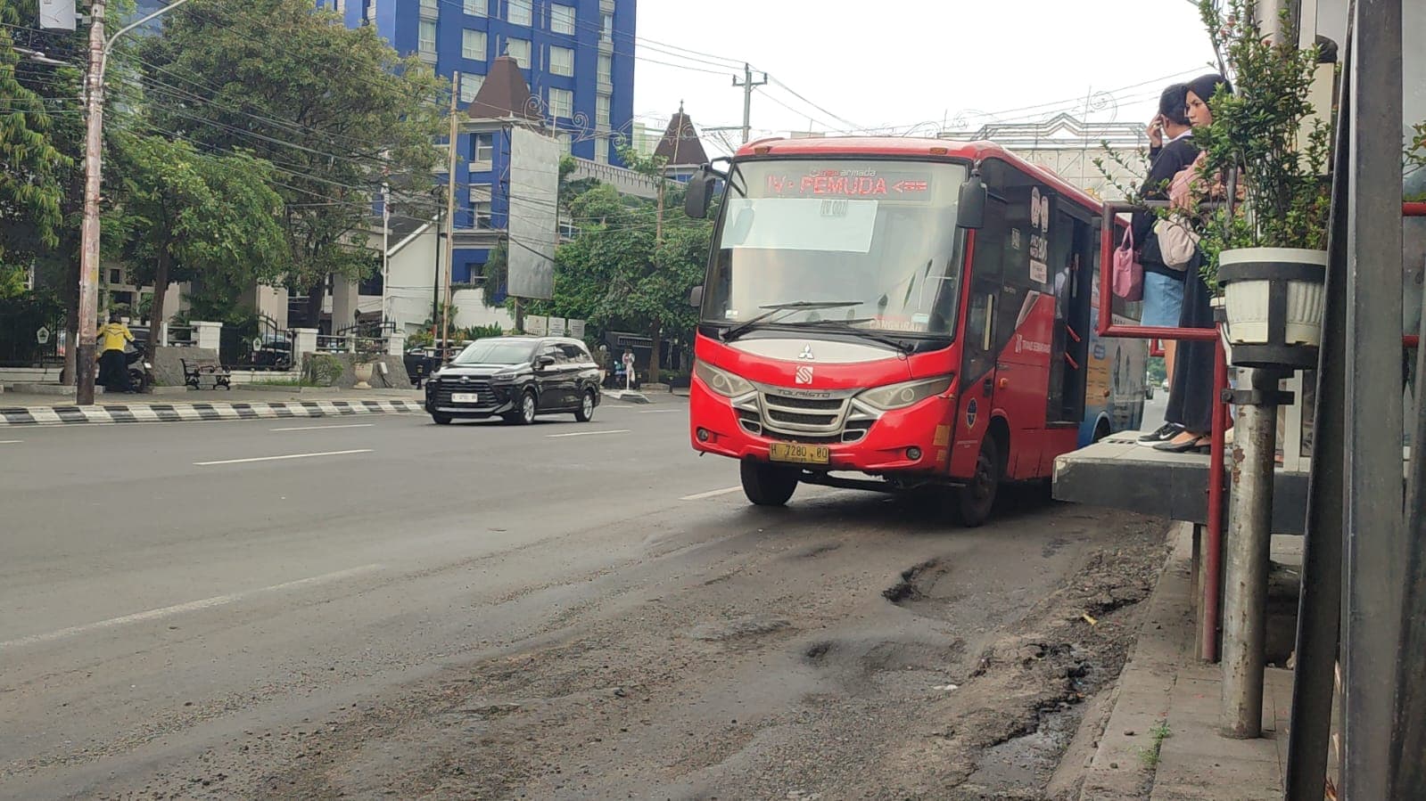 Jalur BRT Halte Pemuda Bakal Dibeton Akibat Keluhan Warga
