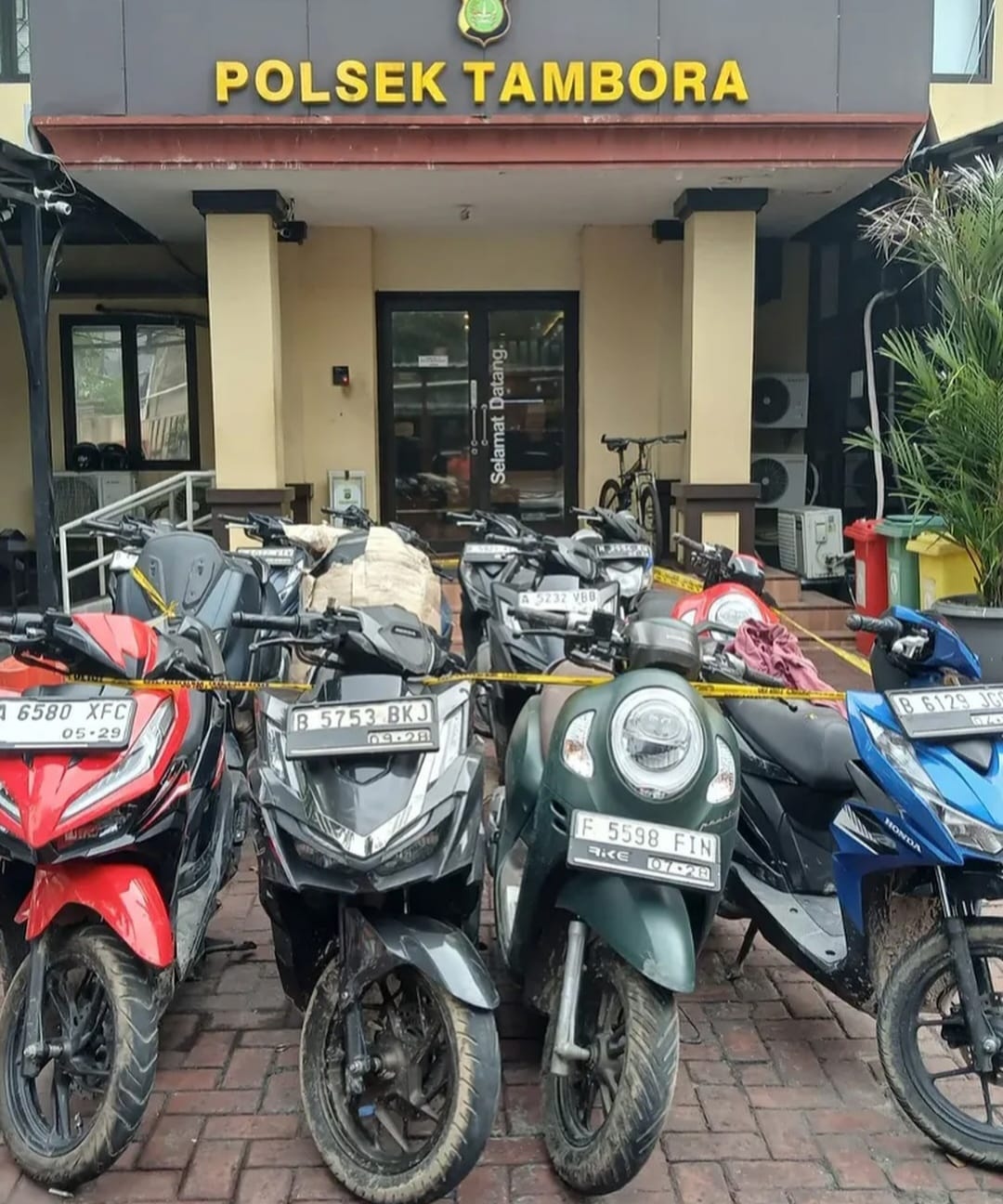 13 Unit Sepeda Motor Hasil Curian Berhasil Diamankan Polsek Tambora, Sopir Truk Jadi Tersangka