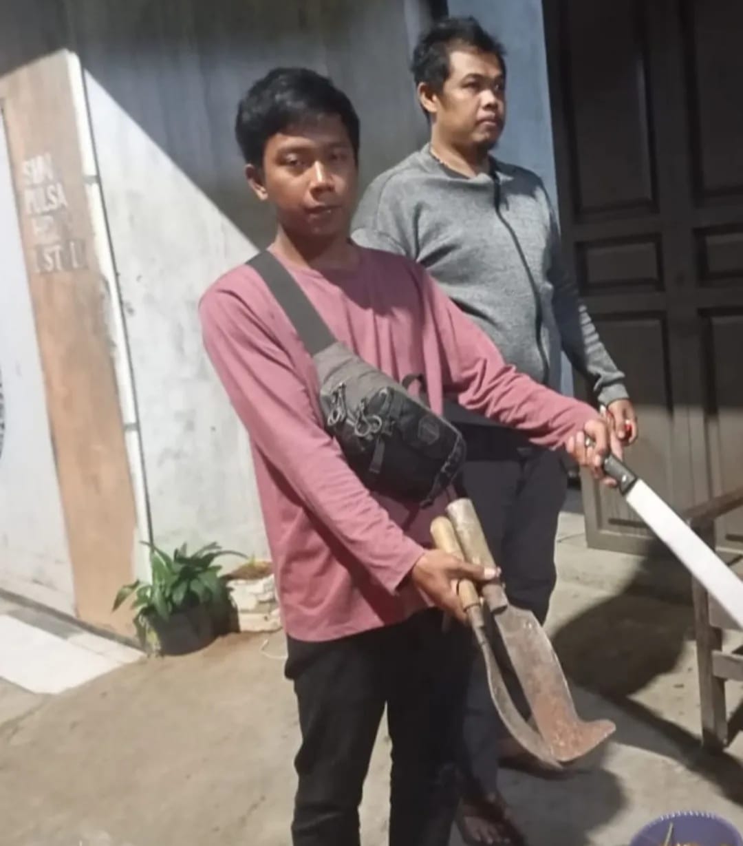 Grebek Basecamp Kreak di Kecamatan Wonokerto Pekalongan, Polsek Wiradesa Temukan Sajam dan Miras