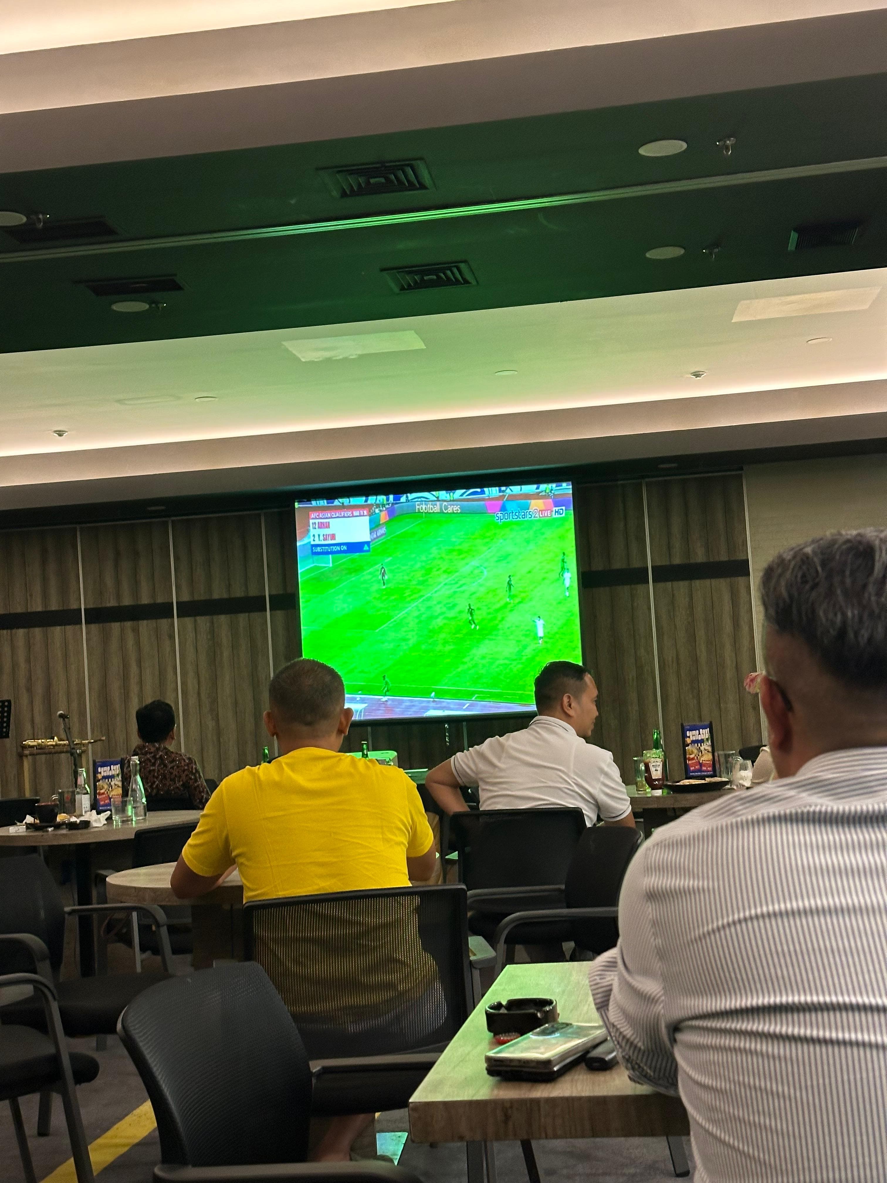 Ayo Dukung Timnas, Ini Agenda Nobar Indonesia vs Australia di Rooms Inc Semarang, Sekalian Bukber