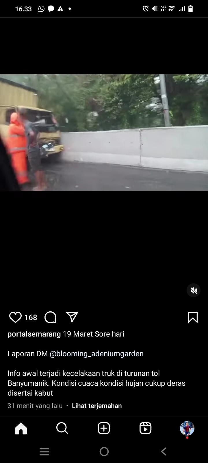 Viral Kecelakaan di Tol Banyumanik, Truk Tabrak Pembatas Tol