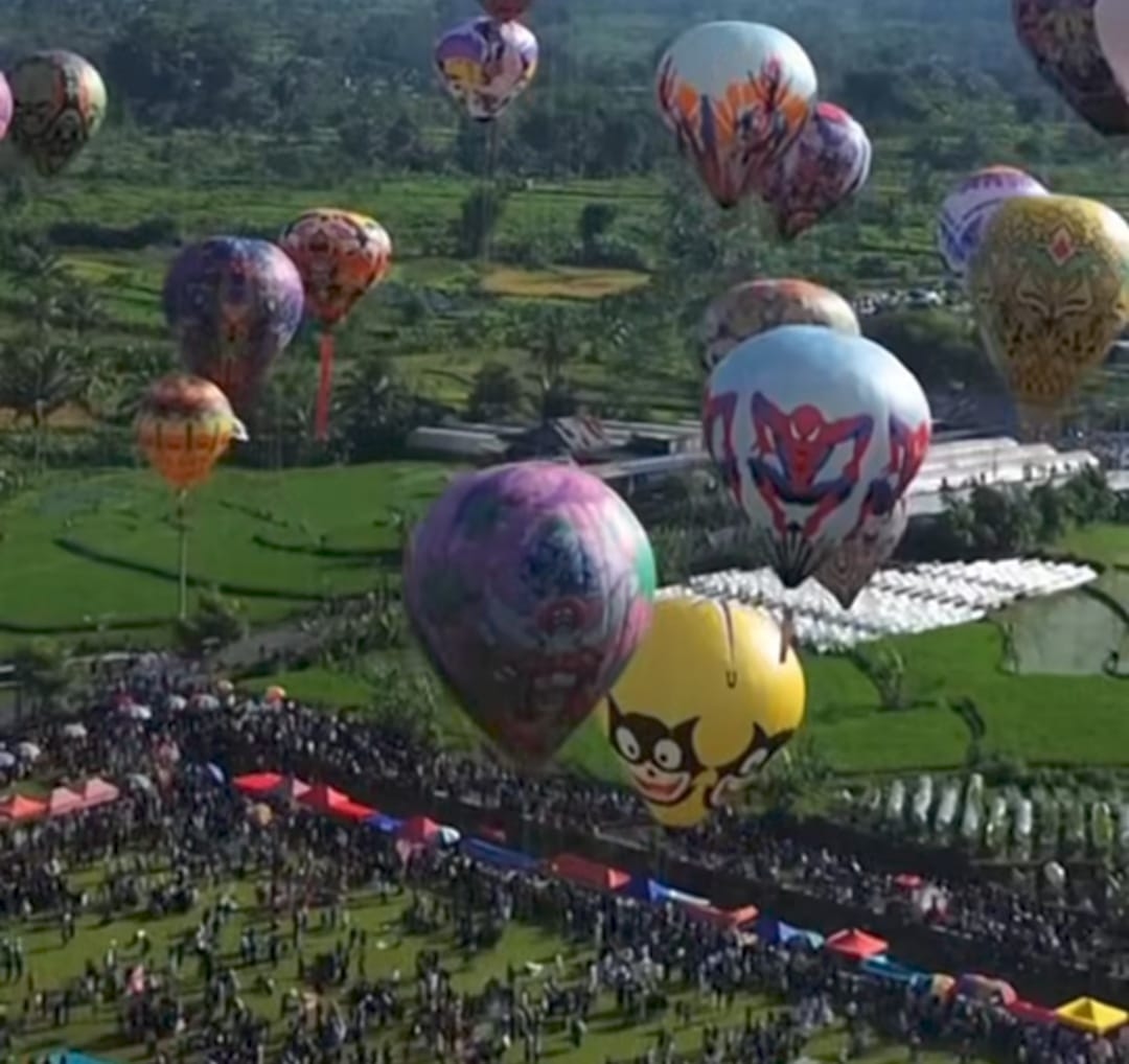 Wow! Ribuan Wisatawan Serbu Festival Balon Udara di Wonosobo, Ada Naga Terbang!