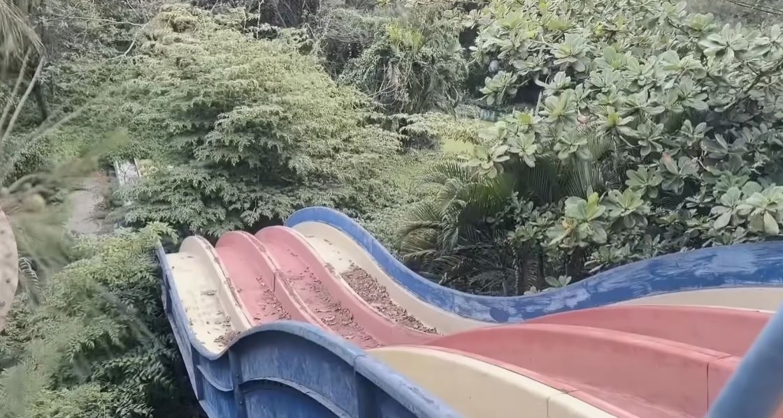 Gosip Horor dan Angker! Liburan Berujung Maut di Waterpark Terbengkalai Indramayu! Kisah Ayu Ditarik Makhluk Misterius?! Kolam Angker Dipenuhi Pohon!