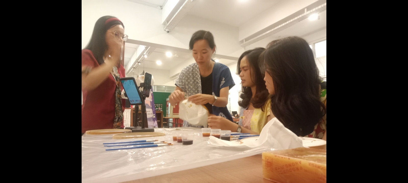 Tak Melulu Bicara Profit, Founder Setitik Culturalwear Berusaha Lestarikan Batik Melalui Seni dan Bisnis