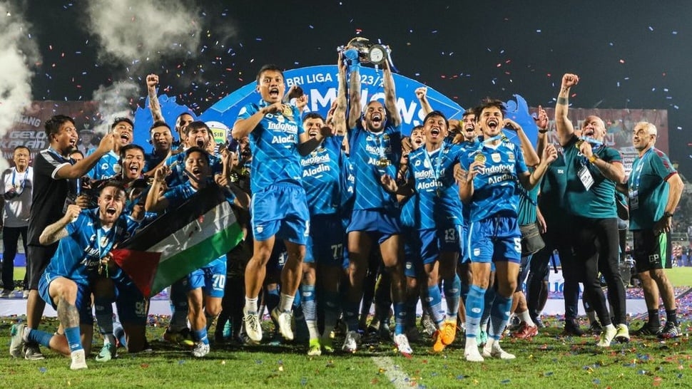 RESMI: PERSIB JUARA LIGA 1 2024/2025! Skor Imbang Persik vs Persebaya Pastikan Maung Bandung Tak Terkejar
