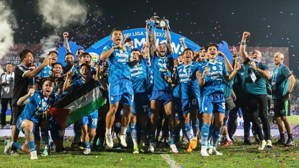 RESMI: PERSIB JUARA LIGA 1 2024/2025! Skor Imbang Persik vs Persebaya Pastikan Maung Bandung Tak Terkejar