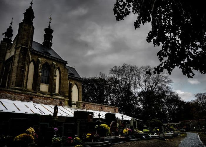 Menelusuri Tempat Angker nan Misteri! Gereja di Ceko Ini Ternyata Dibangun dari Puluhan Ribu Tengkorak dan Tulang Manusia!