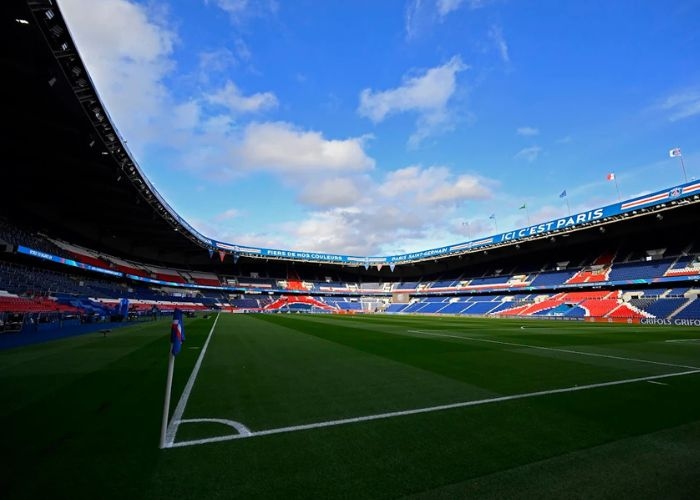 TERBONGKAR! Stadion Ikonik Prancis Parc des Princes Ini Lebih Tua dari yang Kamu Kira! Markas Utama Tim PSG dengan Arsitektur yang Memukau
