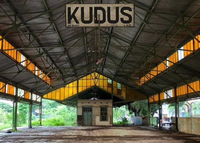 SELAMAT TINGGAL LAHAN MANGKRAK! Bekas Stasiun Kudus Bakal Disulap Jadi Pusat UMKM, Kuliner dan Oleh-Oleh Khas!