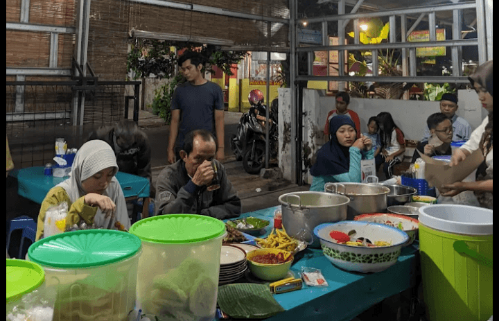 Cek 3 Pilihan Tempat Makan Menu Nasi Liwet di Kota Solo, Rasanya Mantap Menggugah Selera