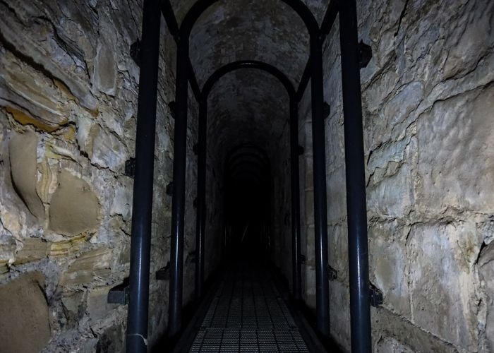 BIKIN MERINDING! Reruntuhan Tambang Batu Bara di Tasmania Ini Dijuluki Sarang Hantu Bekas Narapidana Paling Brutal! Berani Masuk ke Sel Isolasi Bawah