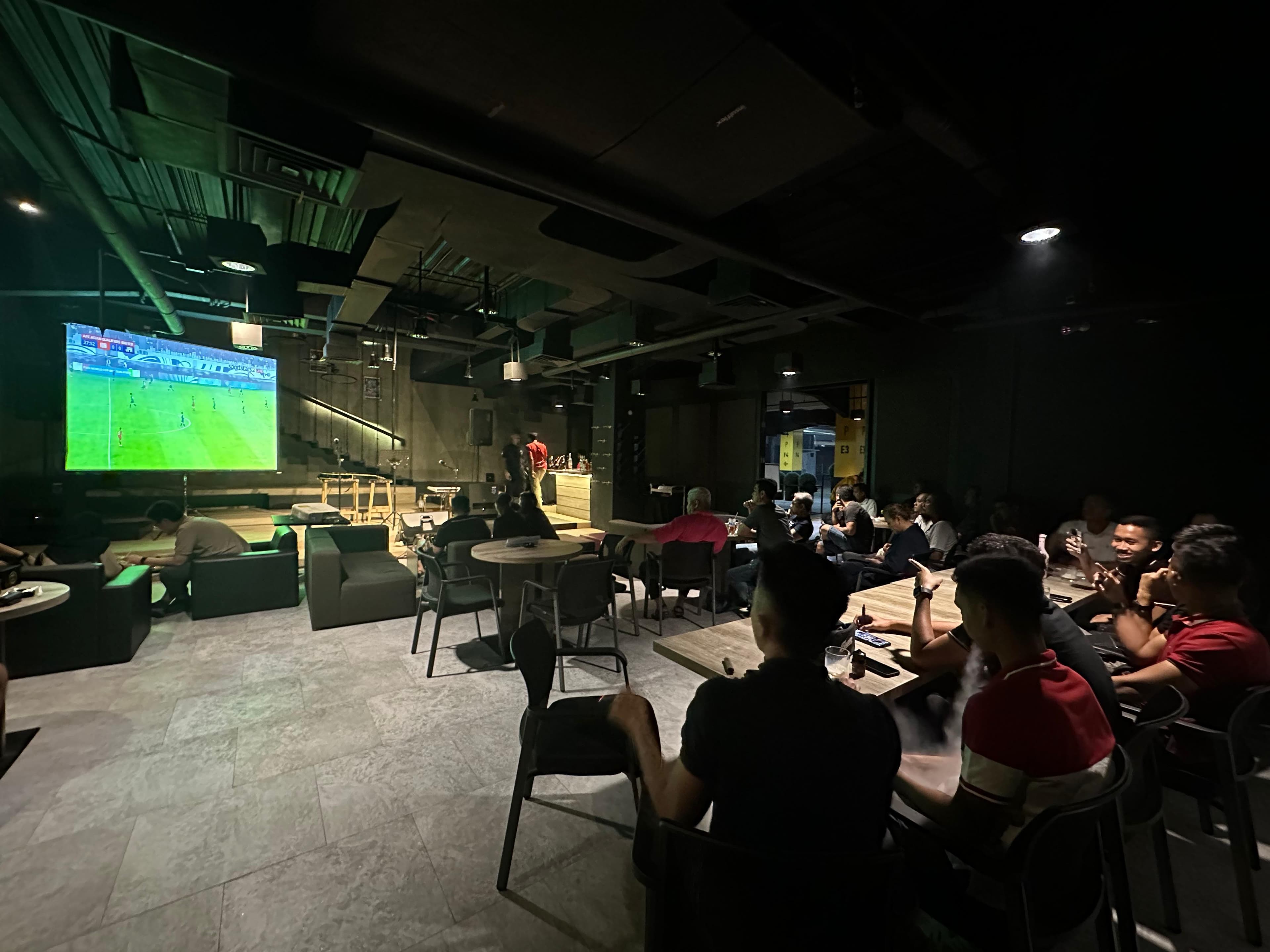 Rooms Inc Semarang Gelar Nobar Resmi Siaran Langsung dari Stadion GBK: Dukung Indonesia vs China, 5 Juni 2025