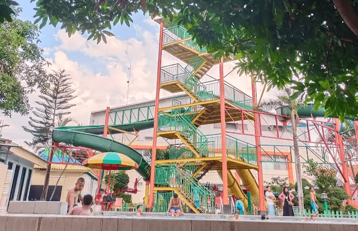 5 Pilihan Wahana Waterpark di Area Tegal yang Seru untuk Liburan Sambil Bermain Air Bareng Keluarga
