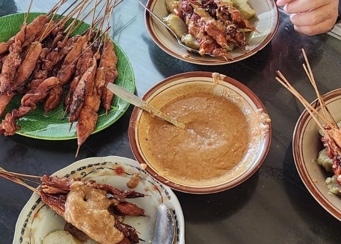 Food Trip ke Ponorogo: 6 Tempat Makan Buat Menikmati Kuliner Khas, Dari Bebek Pedas Sampai Dawet yang Bikin Adem