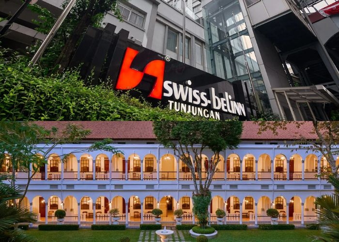 Jangan Kaget! 3 Hotel Dekat Tunjungan Plaza Ini Fasilitasnya Mewah Banget, Bikin Staycation Kamu Naik Level!