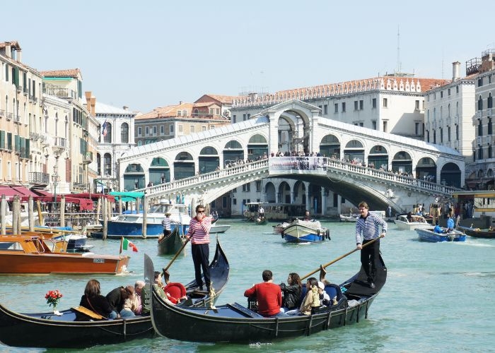 Bikin Melongo! Intip Bocoran Lengkap Biaya Liburan Impian ke Italia, Mulai dari Tiket Pesawat sampai Kuliner Lezatnya! Ada Destinasi Impianmu?